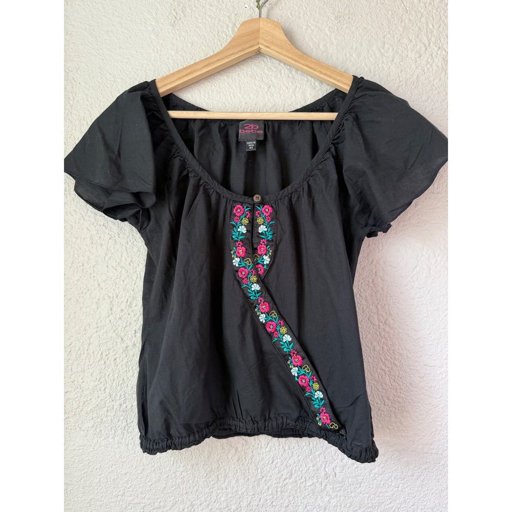 2b Bebe Black Cotton Embroidered Floral Peasant Blouse Short Sleeve XS